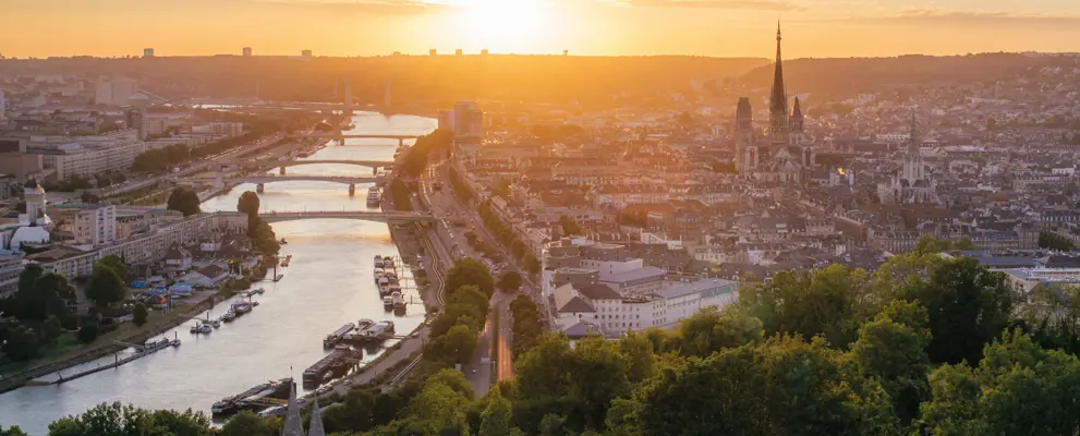 Cruising the Seine.jpg